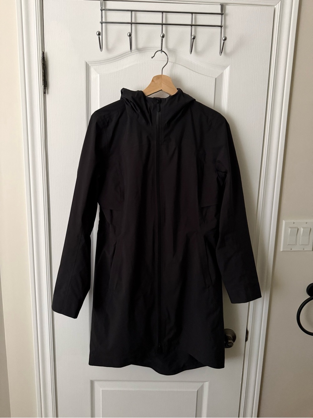 Lululemon women’s rain coat